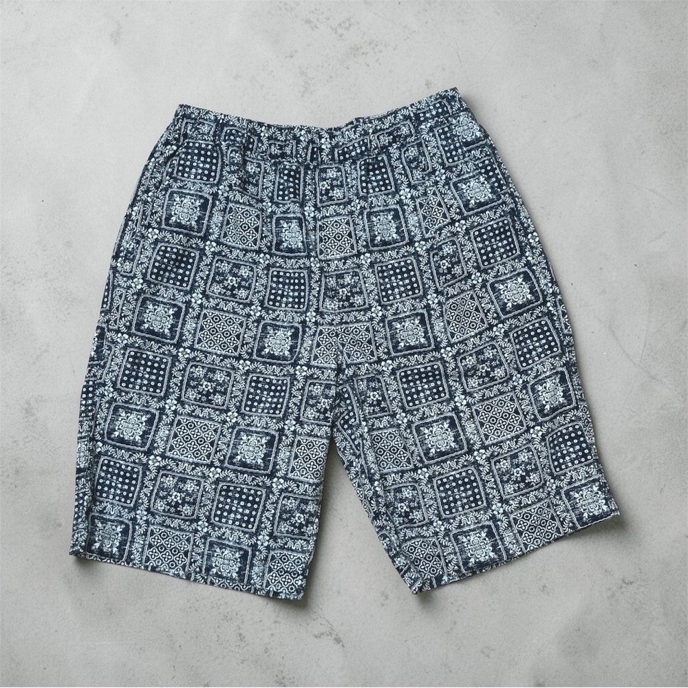 Uniqlo Casual Shorts Blue Pattern Print